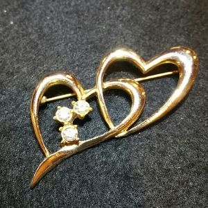 Gold tone heart brooch